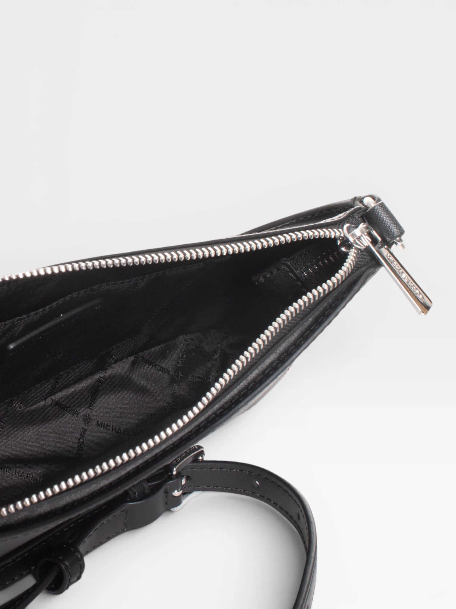Arden Medium Black