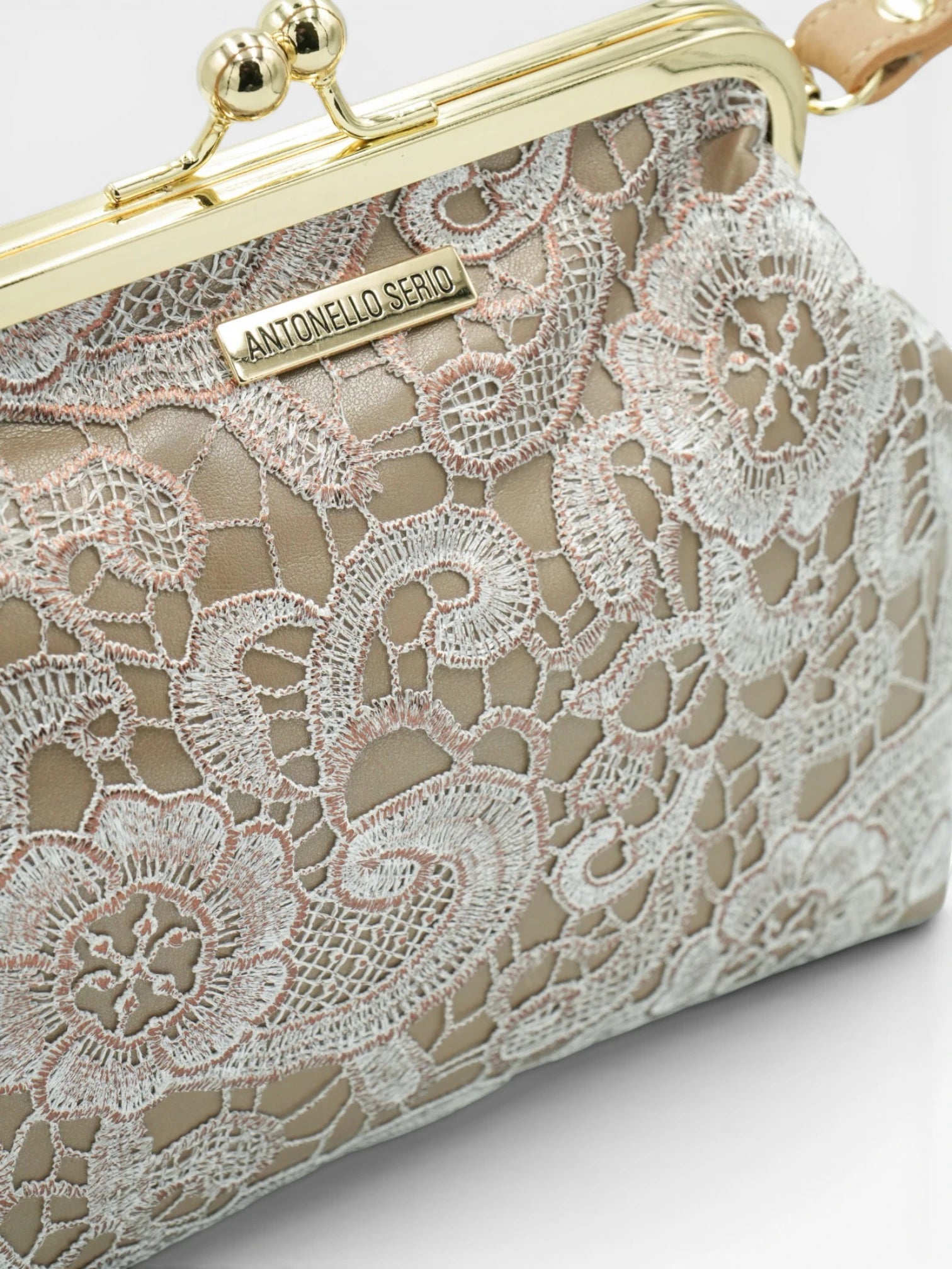 Gilda Lace