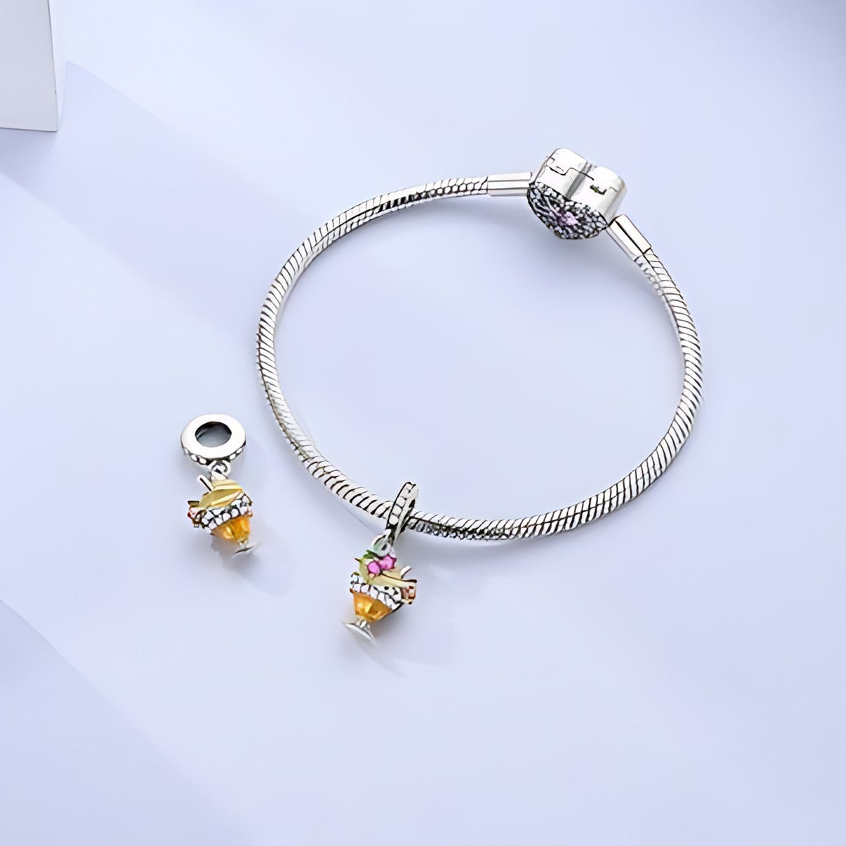 Gyümölcsös fagyikehely charm – ezüstözött