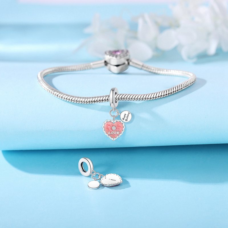 Happy Birthday LOVE szív charm – ezüstözött