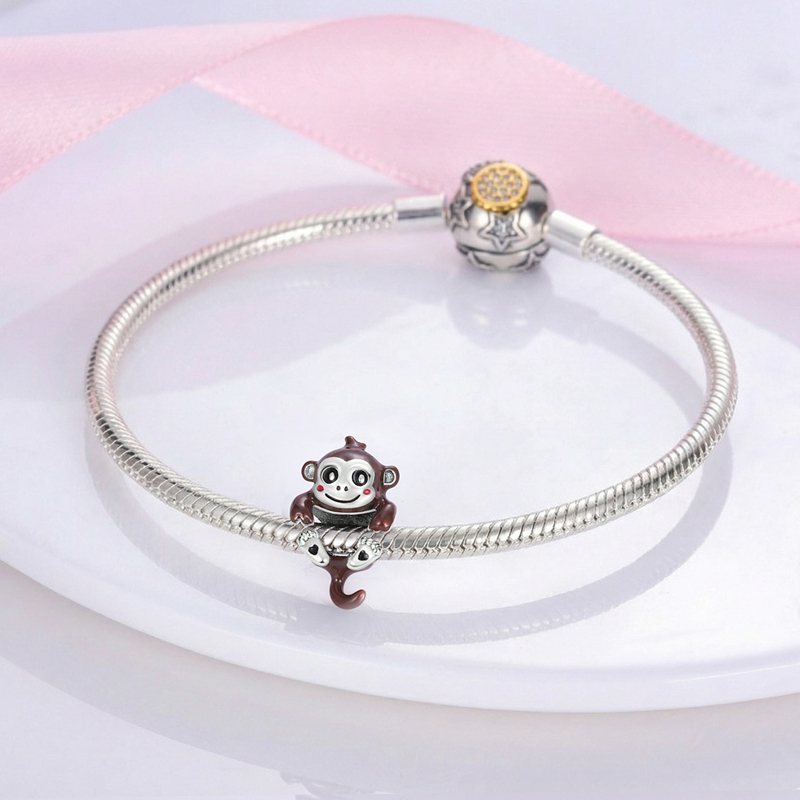 Kismajom charm – ezüstözött