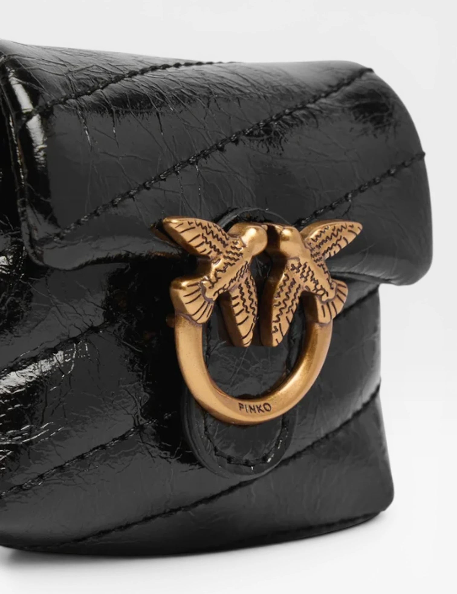 kulcstarto-pinko-airpods-love-puff-microfiber-shiny-calf-ai-25-26-pcpl-105869-a370-fekete-0000305863515.webp