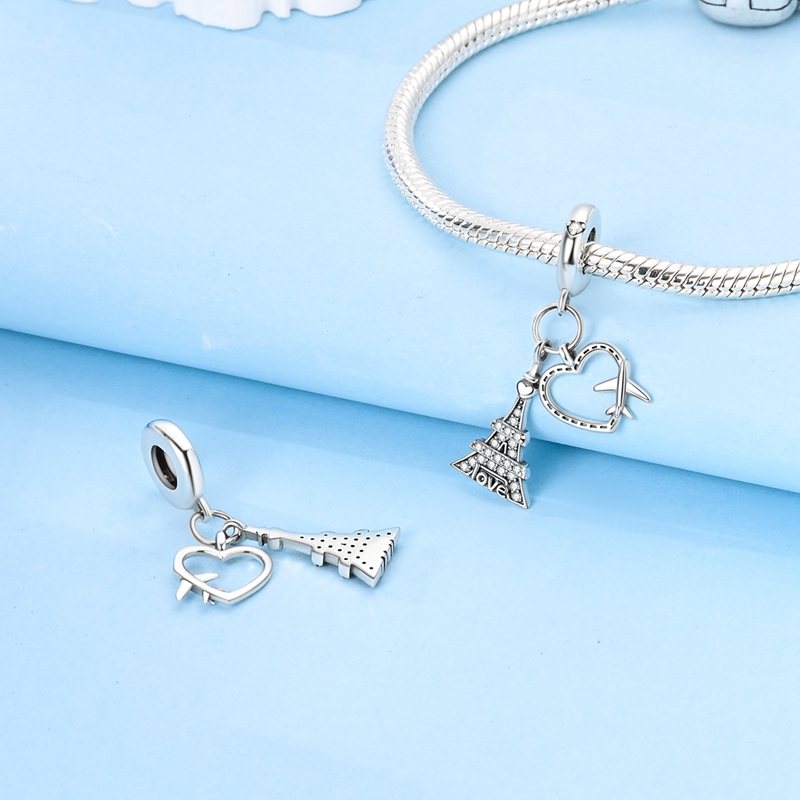 Love in Paris charm – ezüstözött