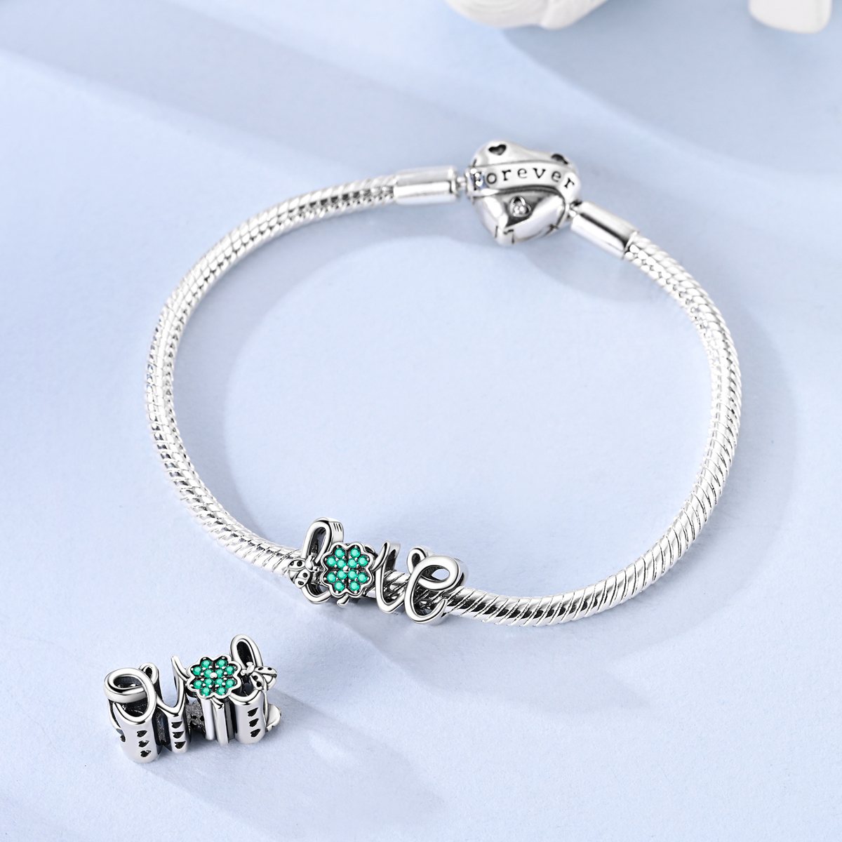 LOVE lóherés charm – ezüstözött