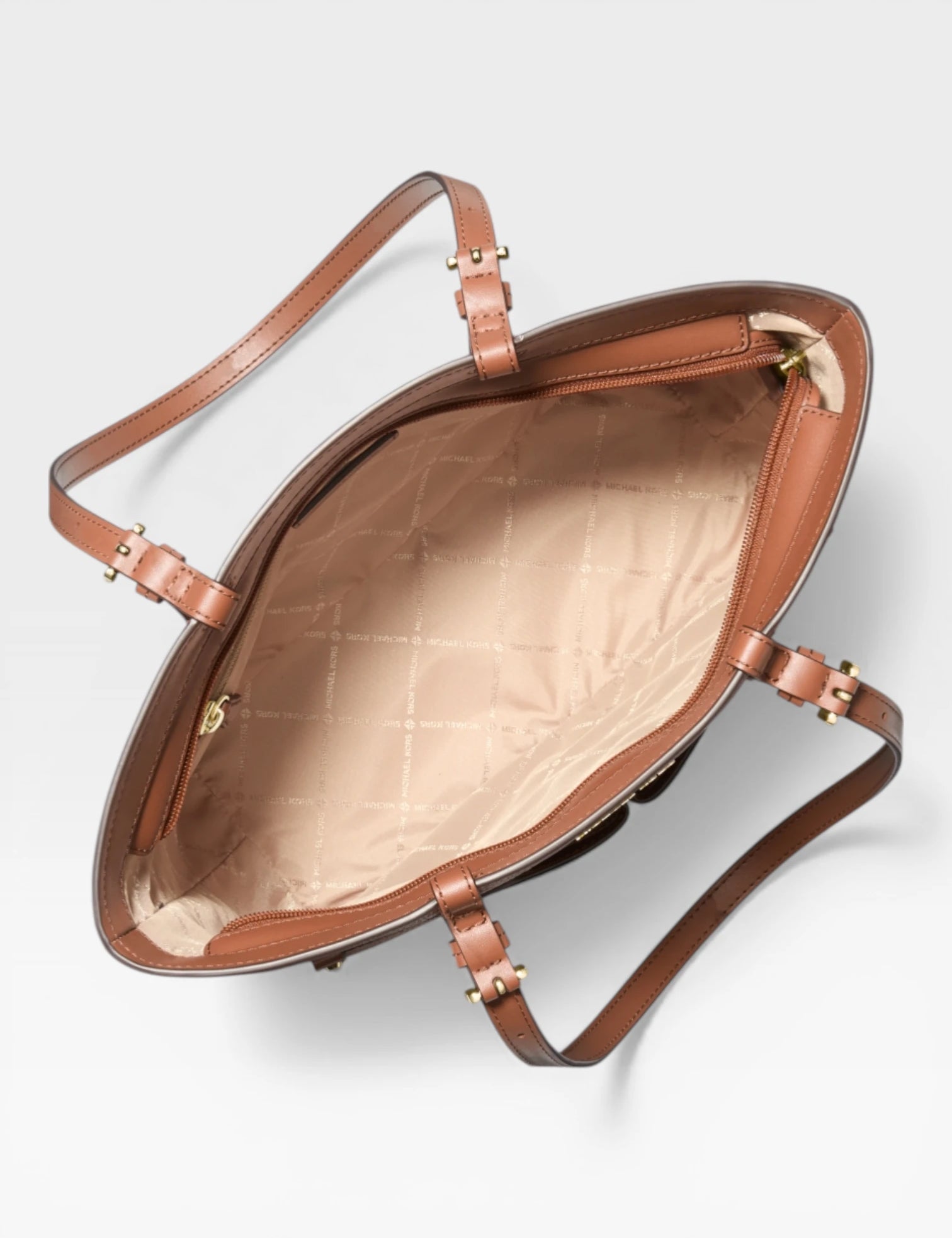 mk-jtstdb-luggage2.webp