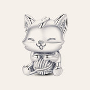 Gombolyagos cica charm – ezüstözött