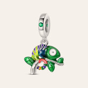 Kaméleon charm – ezüstözött