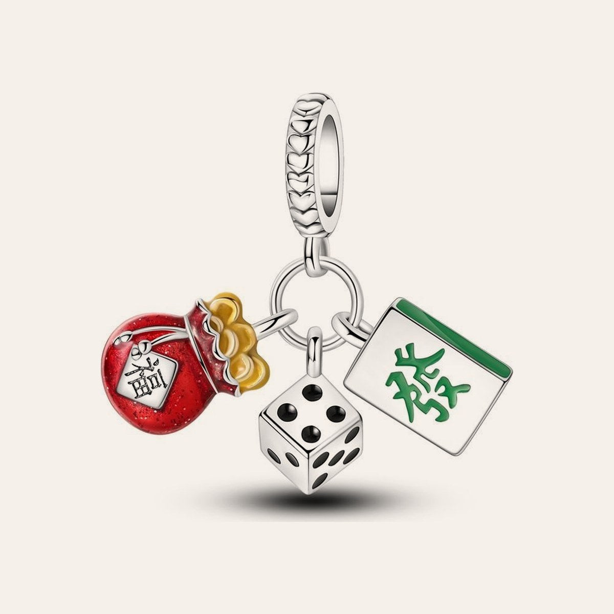 Szerencsezsák, dobókocka és mahjong charm – ezüstözött