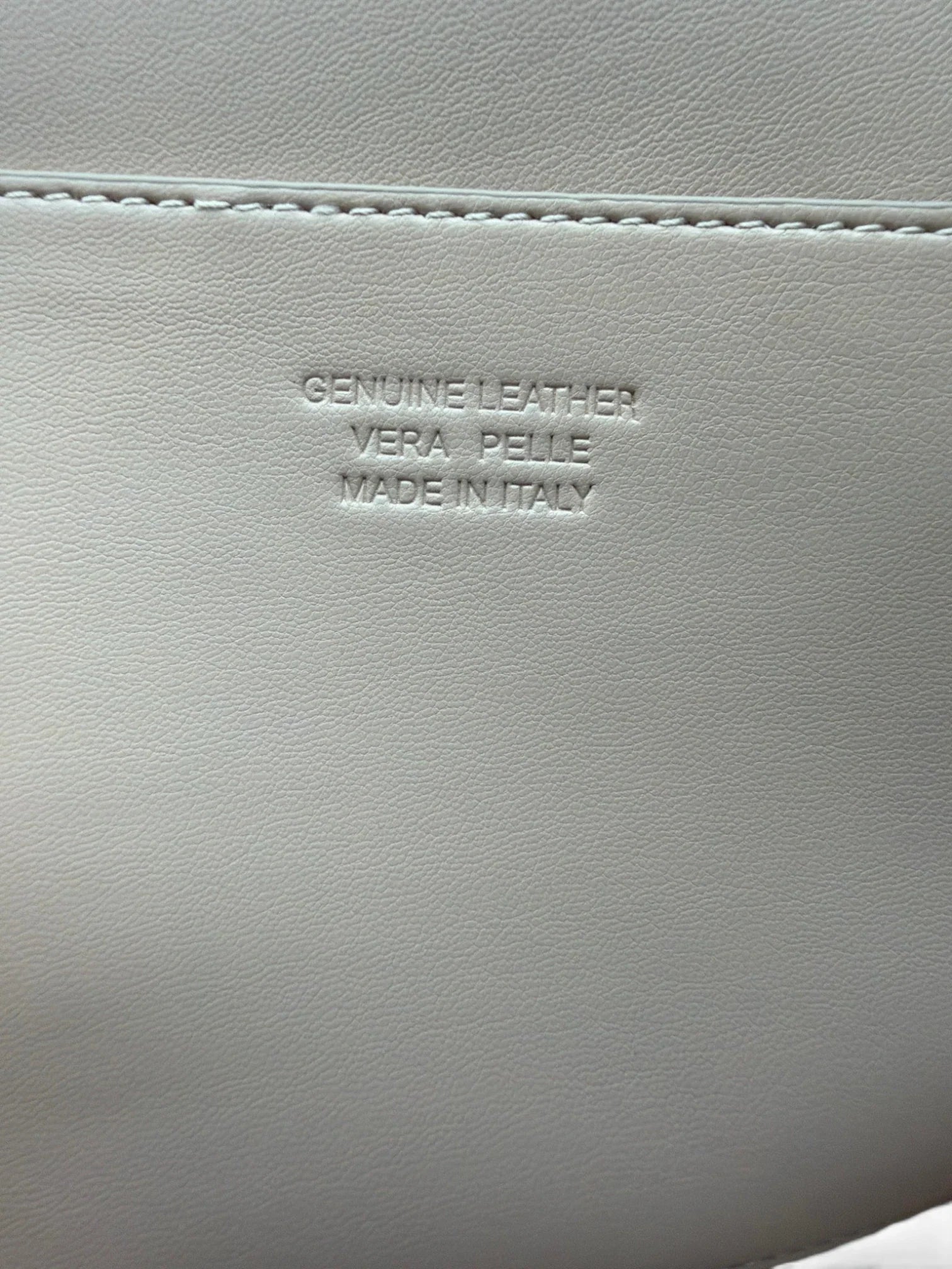 Lea Lab Sabbia – Genuine Leather Vera Pelle Made in Italy dombornyomás
