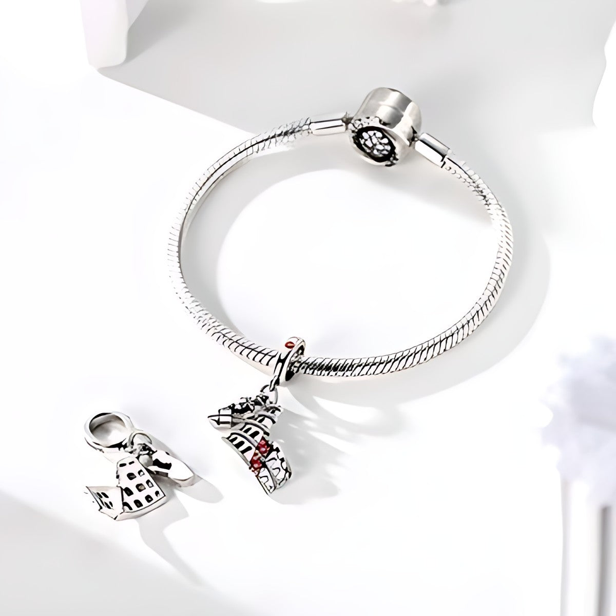 Római Colosseum charm – ezüstözött