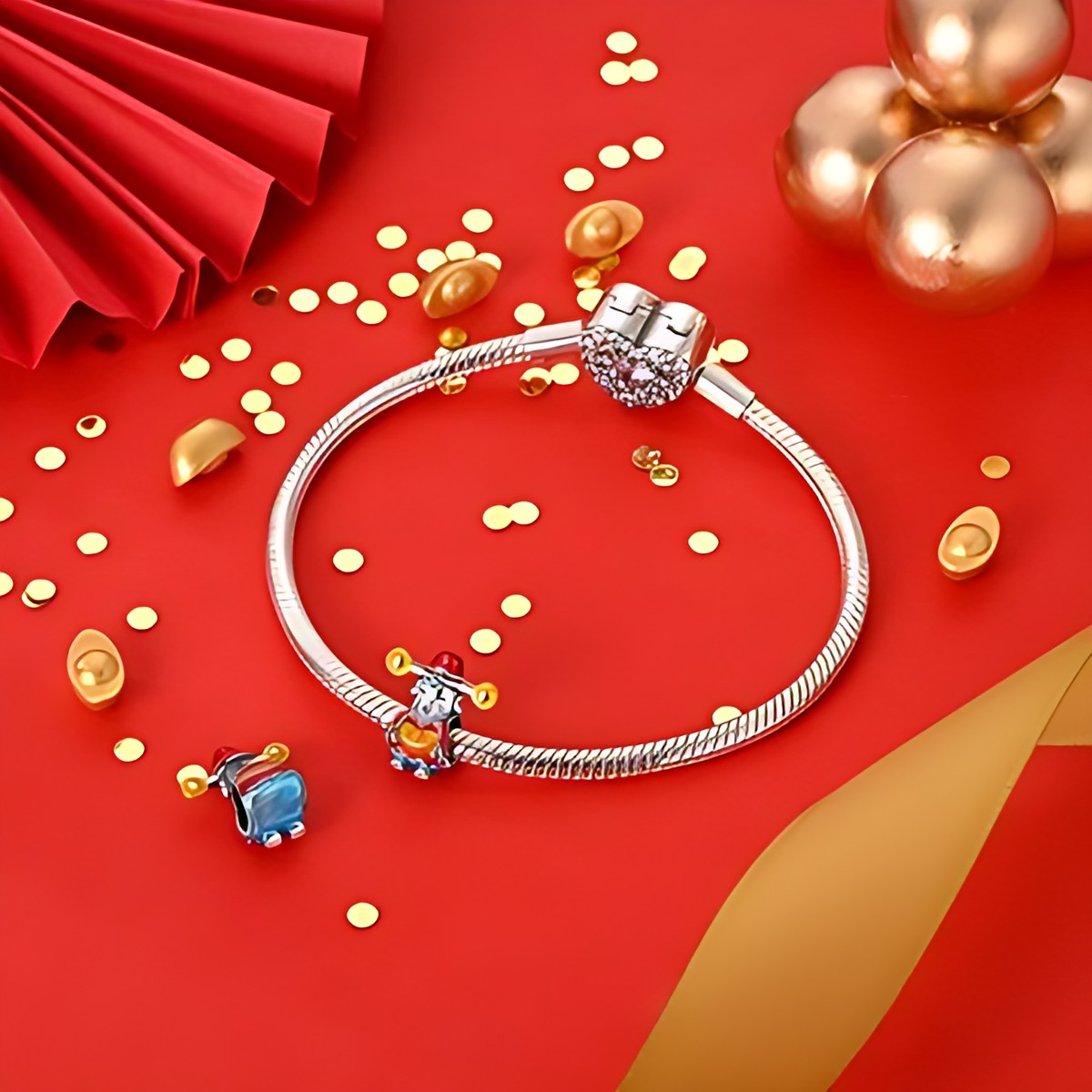 Szerencsehozó figura charm – ezüstözött