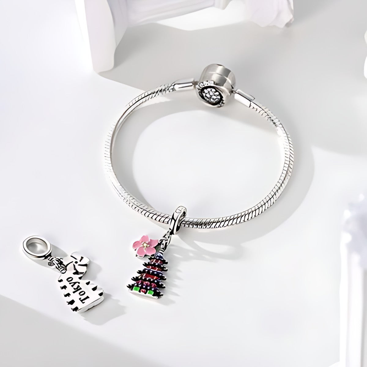 Tokiói pagoda charm – ezüstözött