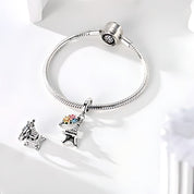 Virágos Eiffel-torony charm – ezüstözött